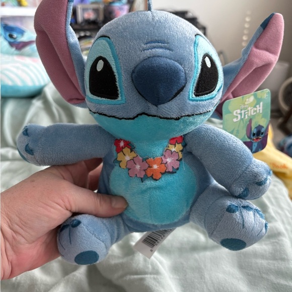 Disney Stitch Plush Toy - aloha floral lei NWT - Picture 1 of 7